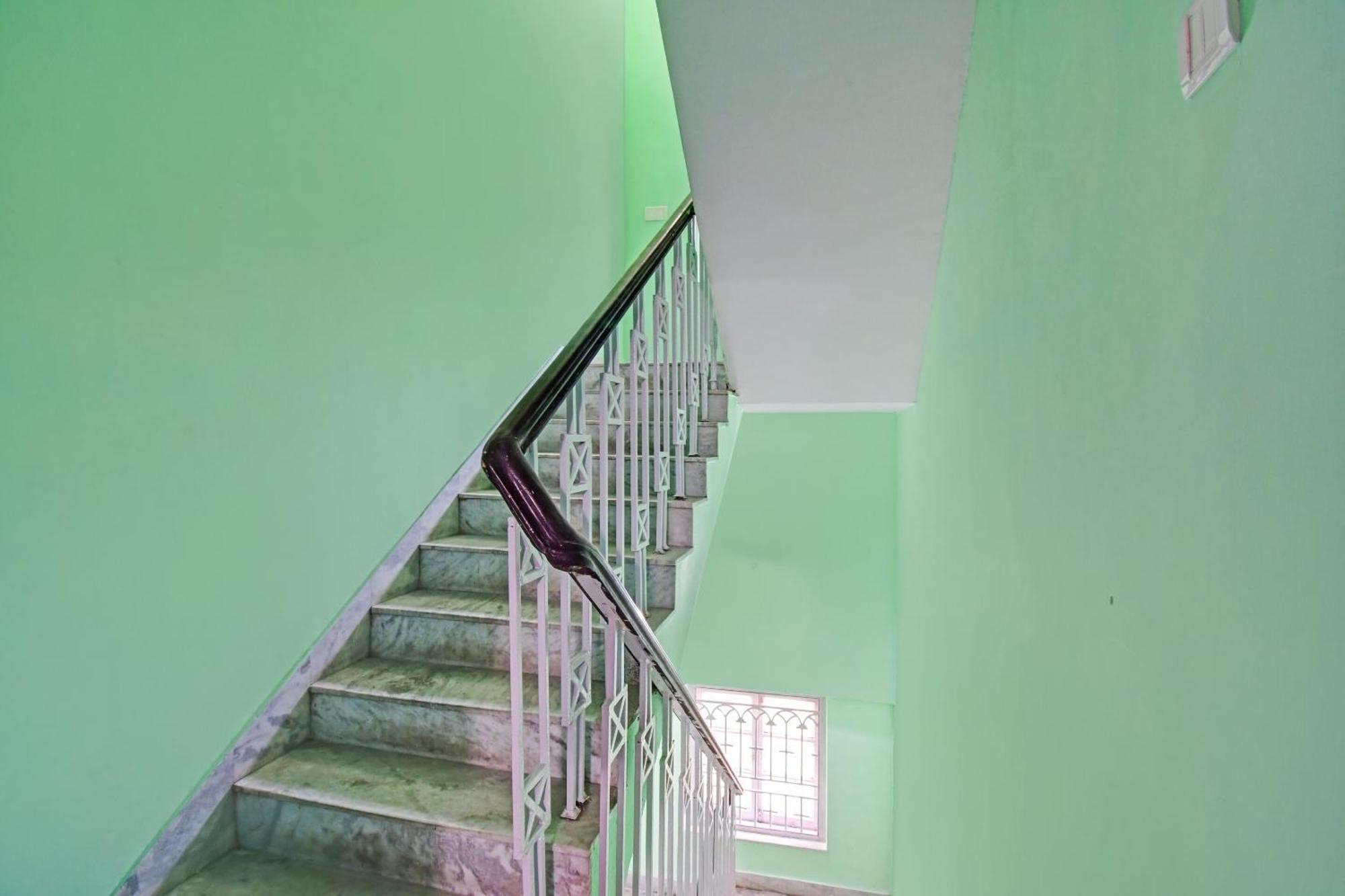 Hotel O R A Homestay Near Acropolis Mall Calcutta  Esterno foto